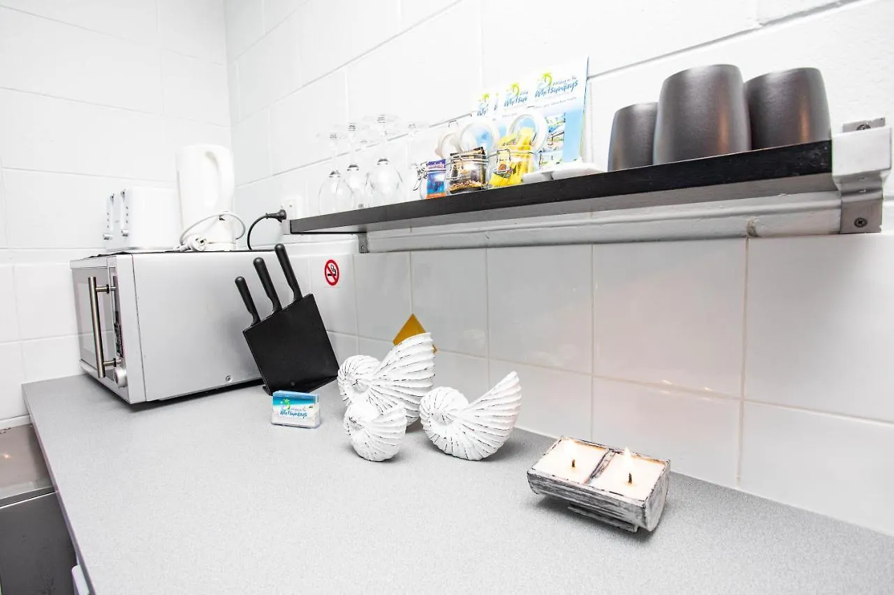 Daire Airlie Sun & Sand Accommodation Studio #1 Airlie Beach